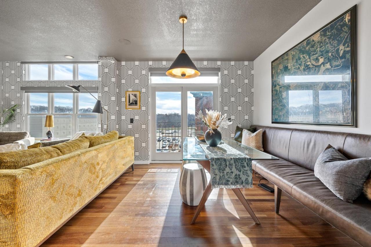 Iowa River Landing Luxury 2-Bed & 2-Bath Condo Coralville Exterior photo