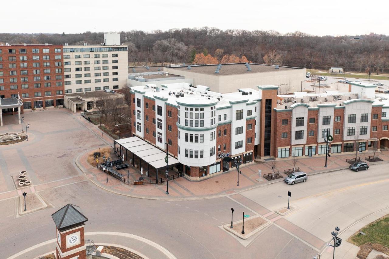 Iowa River Landing Luxury 2-Bed & 2-Bath Condo Coralville Exterior photo