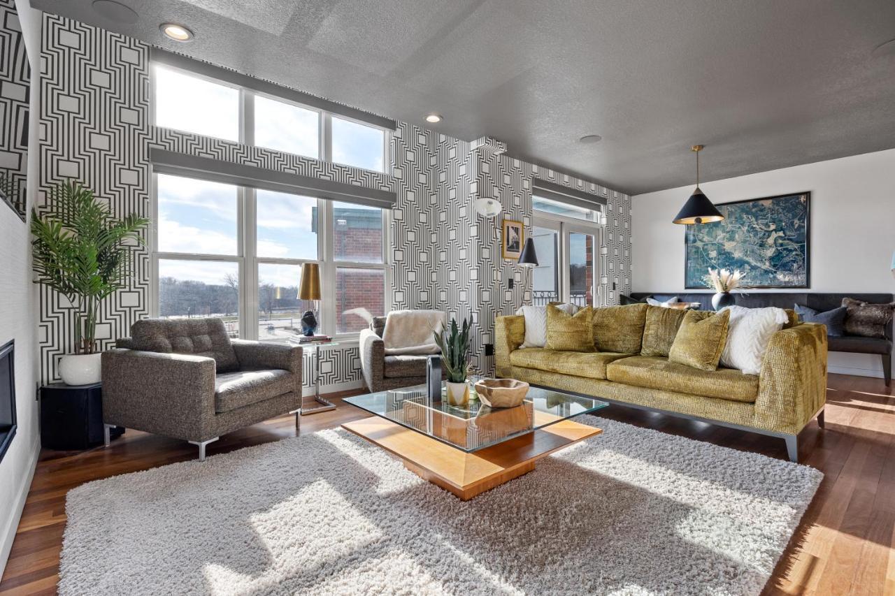 Iowa River Landing Luxury 2-Bed & 2-Bath Condo Coralville Exterior photo
