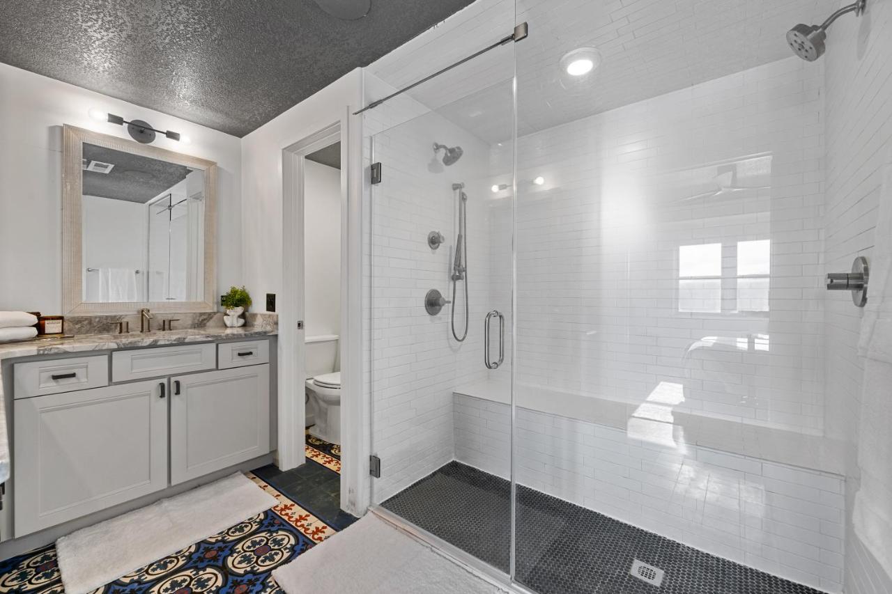 Iowa River Landing Luxury 2-Bed & 2-Bath Condo Coralville Exterior photo