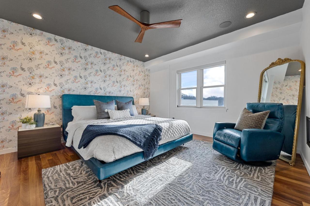 Iowa River Landing Luxury 2-Bed & 2-Bath Condo Coralville Exterior photo