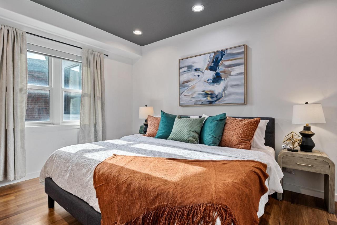 Iowa River Landing Luxury 2-Bed & 2-Bath Condo Coralville Exterior photo